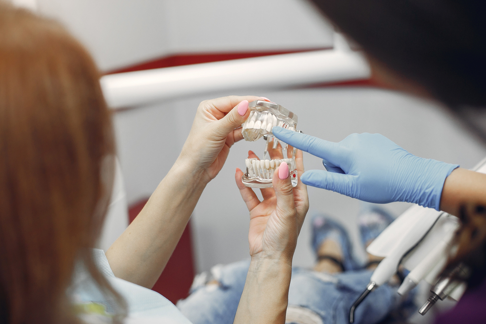 Dental Implant Restoration Brings You A Natural Smile